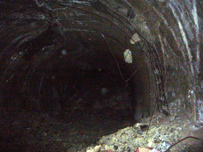 トンネル 事故 夜昼