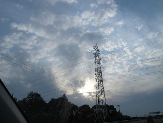 雲と鉄塔
