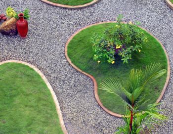 Practical Landscaping Ideas Using Gravel and Grass | udawimowul