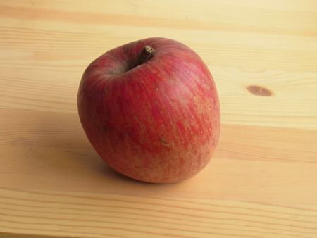 夏堀さんの無肥料農薬7割減りんご（ふじ）1